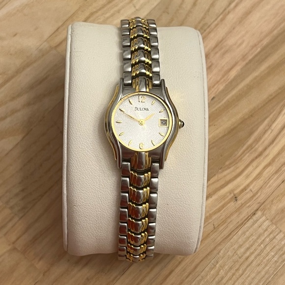 Bulova Ladies Watch Silver Dial Two Tone Bracelet Date Window Rare 98U02 - Picture 5 of 14